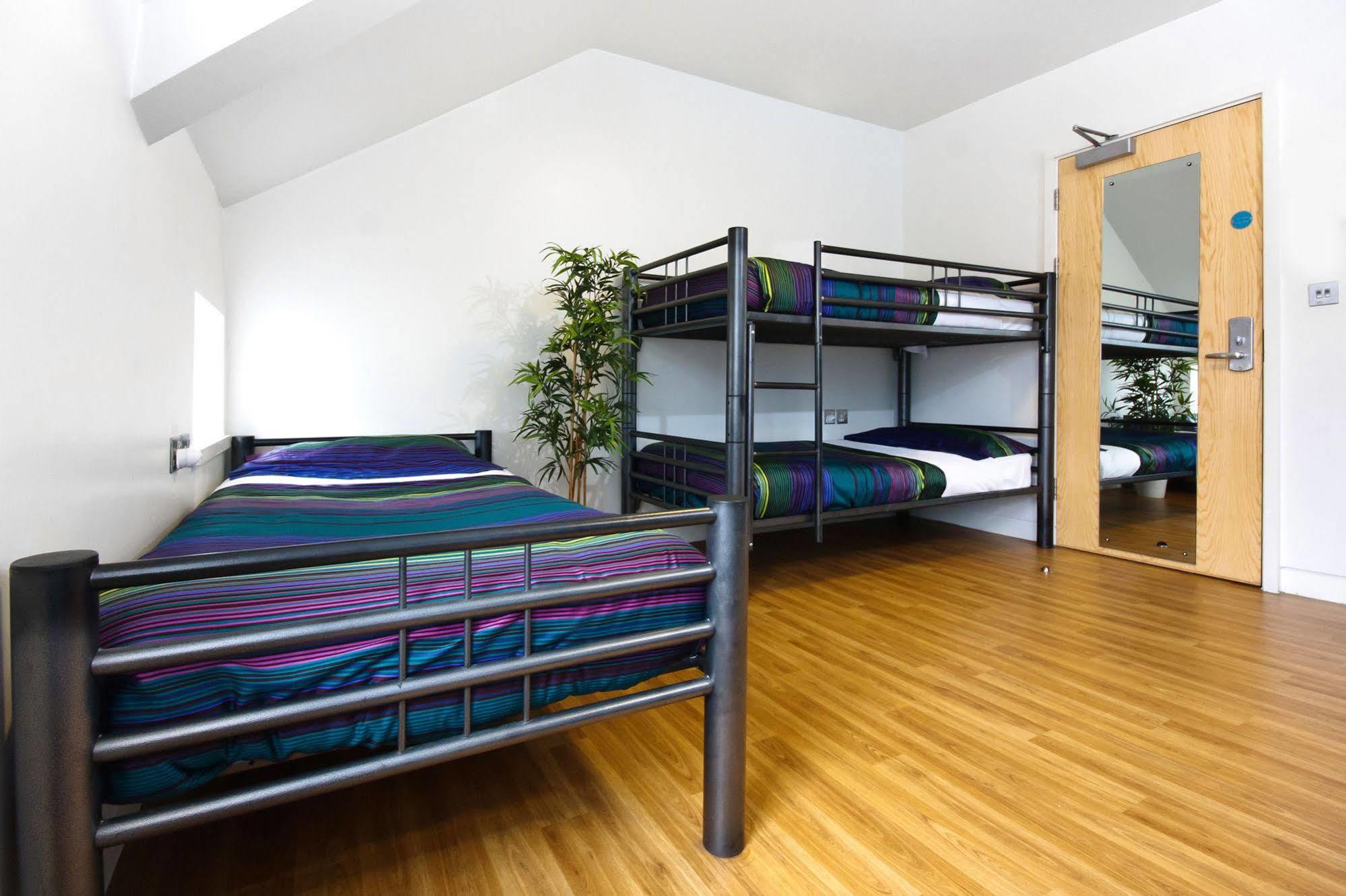 Nosda Studio Hostel Cardiff Exterior photo