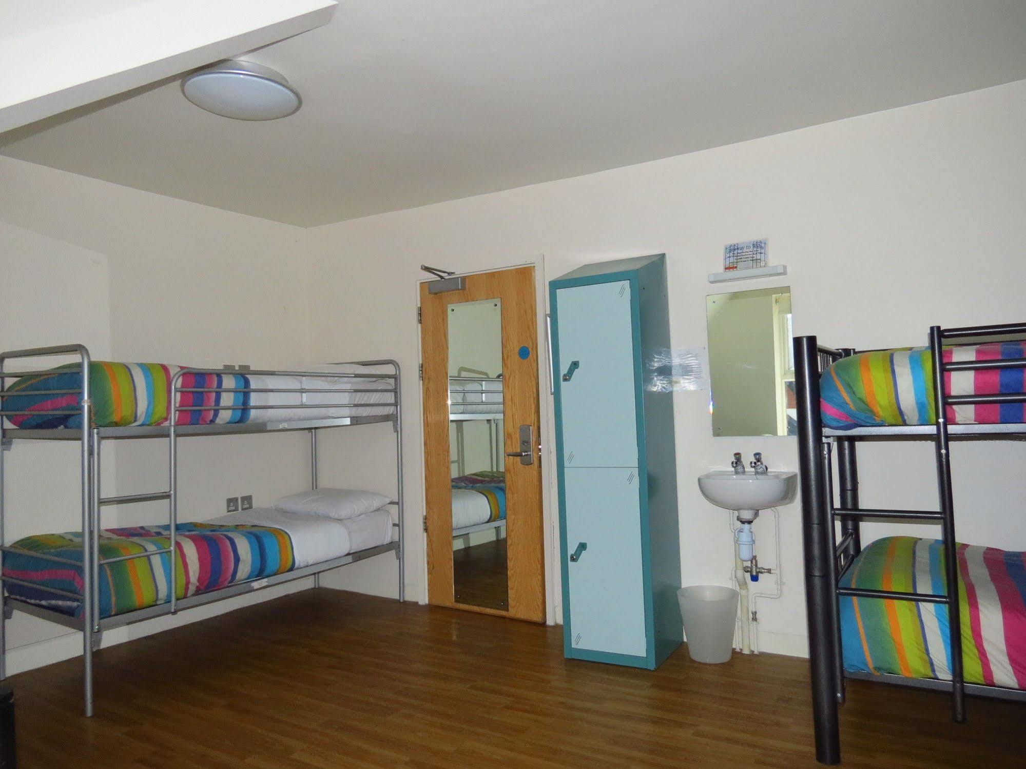 Nosda Studio Hostel Cardiff Exterior photo
